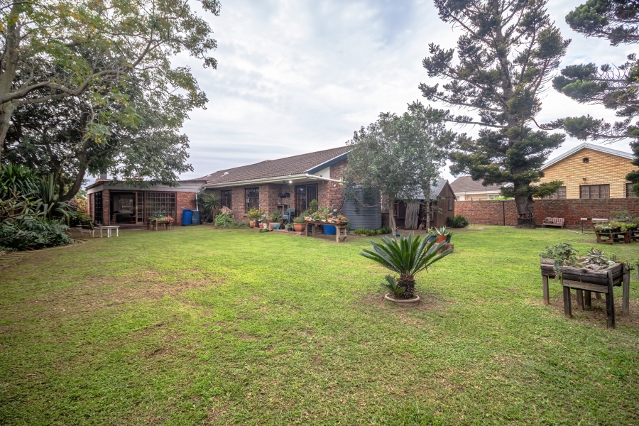 4 Bedroom Property for Sale in Bramhope Eastern Cape